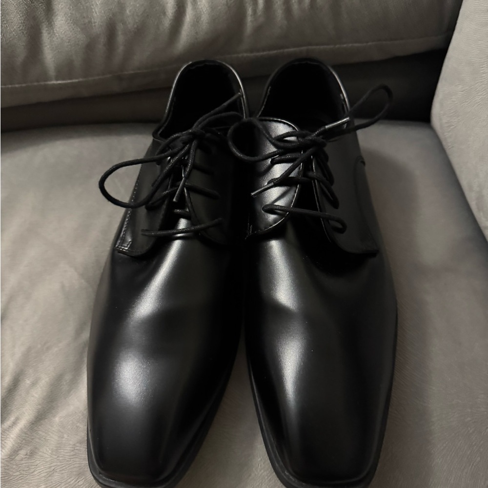 Men's Black Leather Derby Shoes - Sleek Lace-Up Dress Shoes